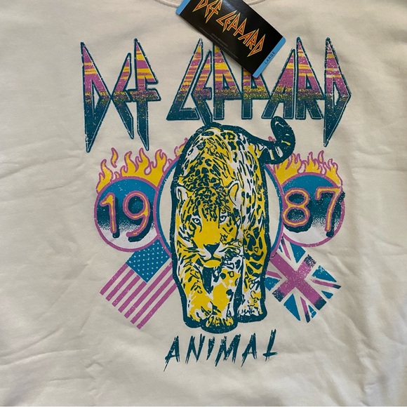 Ladie’s Official Def Leppard Graphic Design Sweatshirt NWT Size L - Picture 2 of 11